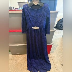 Elegant Blue Lace Dress with Embellished Waist mp80